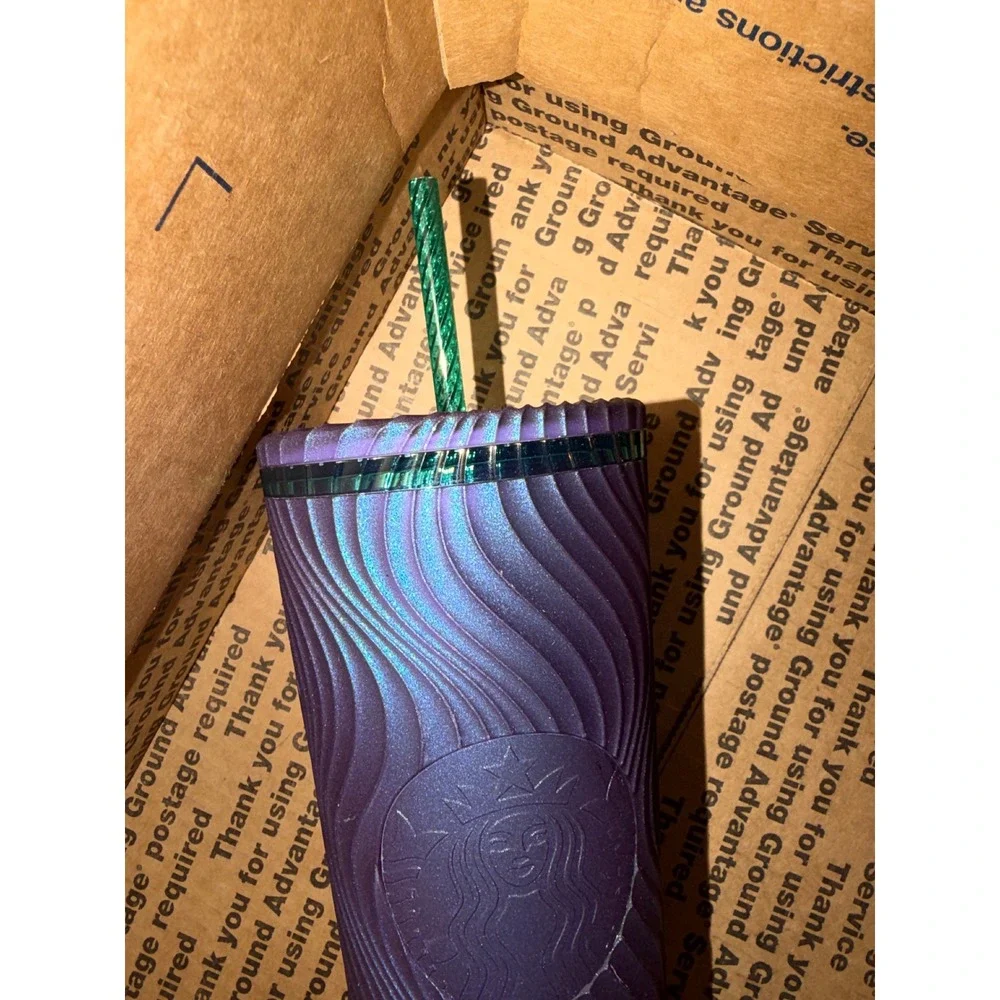 Starbucks Tumbler 24 Iridescent Wavy Texture Oil Slick Siren Logo Cold Cup Straw